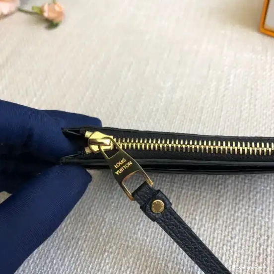 FS CHEAP CARD ZIPPED LOUIS VUITTON HOLDER 0521